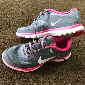 Nike Flex Training 5 Tennis Shoes.